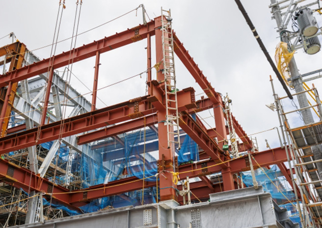鉄骨の建築現場